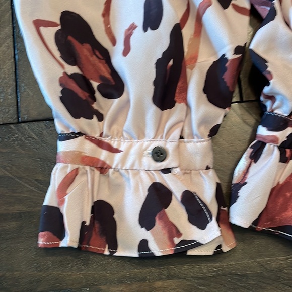 Eloquii blouse size 20. - Picture 8 of 12